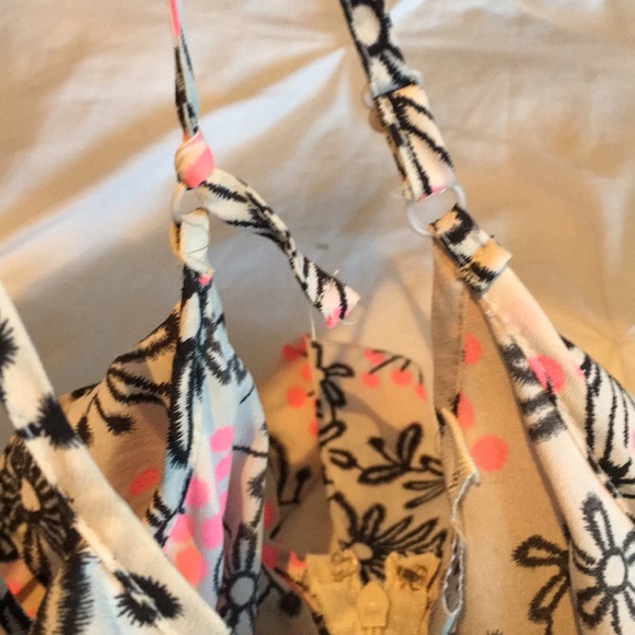 Black/neon pink flower jumpsuit with pockets🌸 - Picture 6 of 6